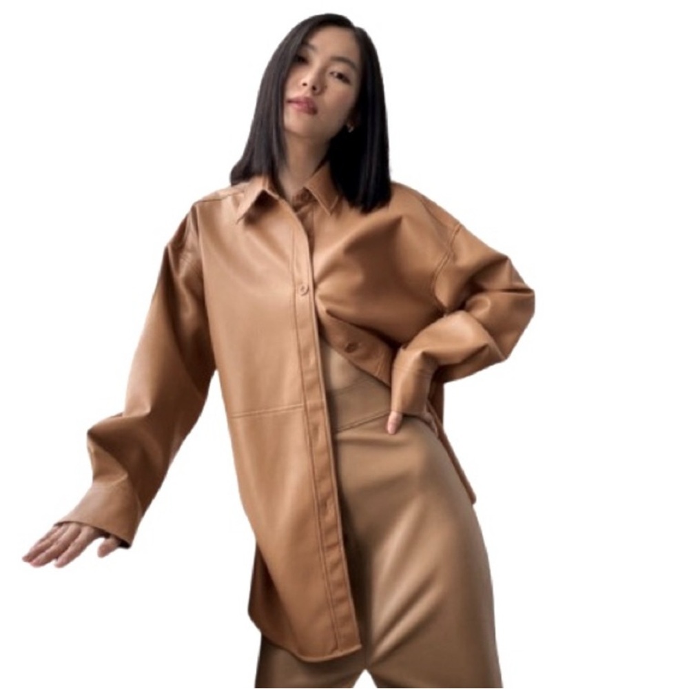 Babaton Pelli Shirt Jacket
Relaxed UnReal Leather shacket XL Tan Aritzia - Picture 3 of 16